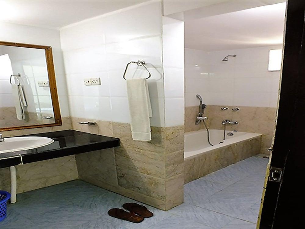 Uni Resort Cox's Bazar Bagian luar foto