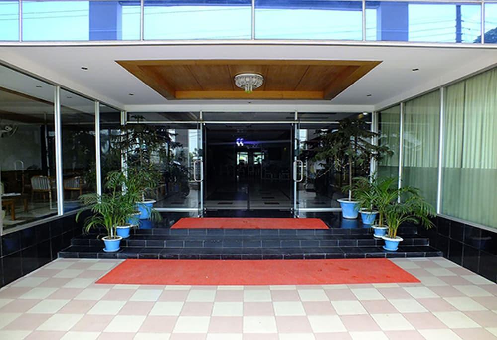 Uni Resort Cox's Bazar Bagian luar foto